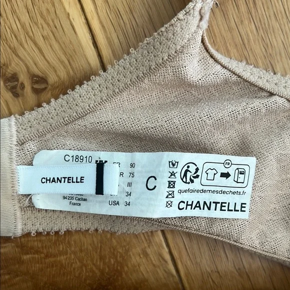 Chantelle Lace & Lined Underwire Bra - Cream 34C - Picture 2 of 10